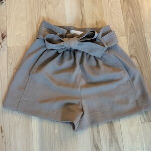 Wilfred Aritzia High-Waisted Paperbag Shorts Brown Size 2